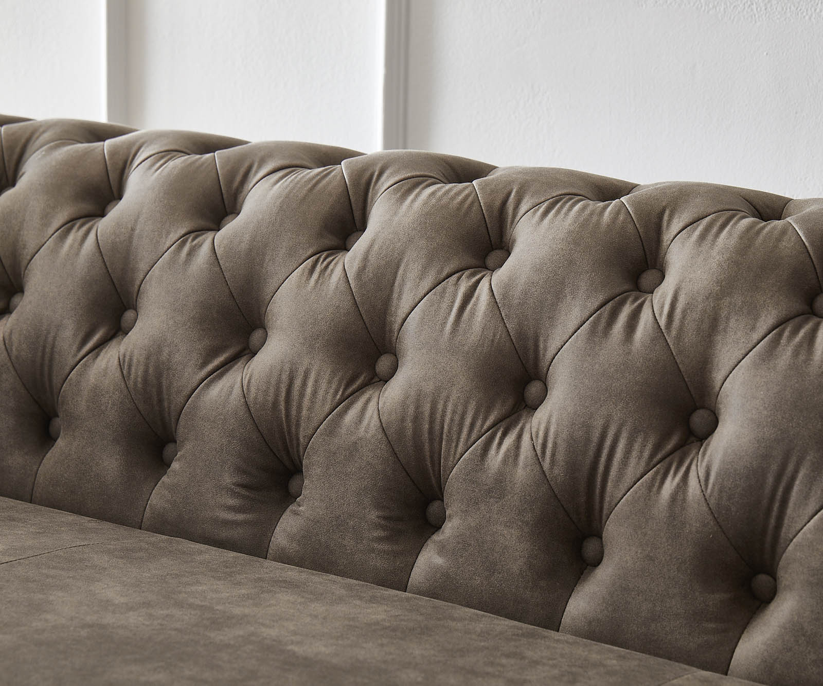 Bank Chesterfield 200x88 taupe suède-look 3-zitsbank 3