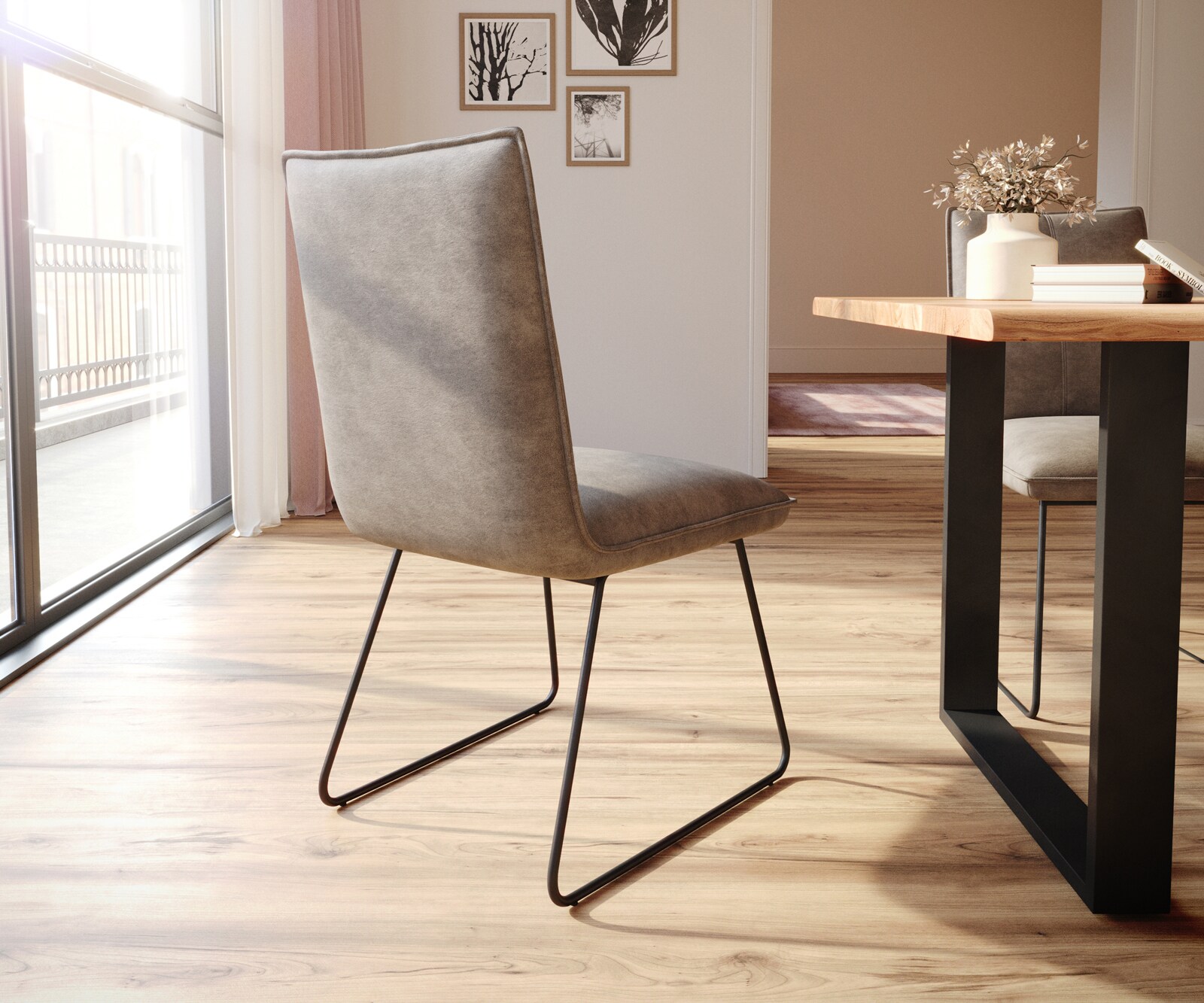 Eetkamerstoel Lelio-Flex microvelours taupe vintage slipframe zwart pocketveer kern 4 Eetkamerstoel Lelio-Flex microvelours taupe vintage slipframe zwart pocketveer kern 4