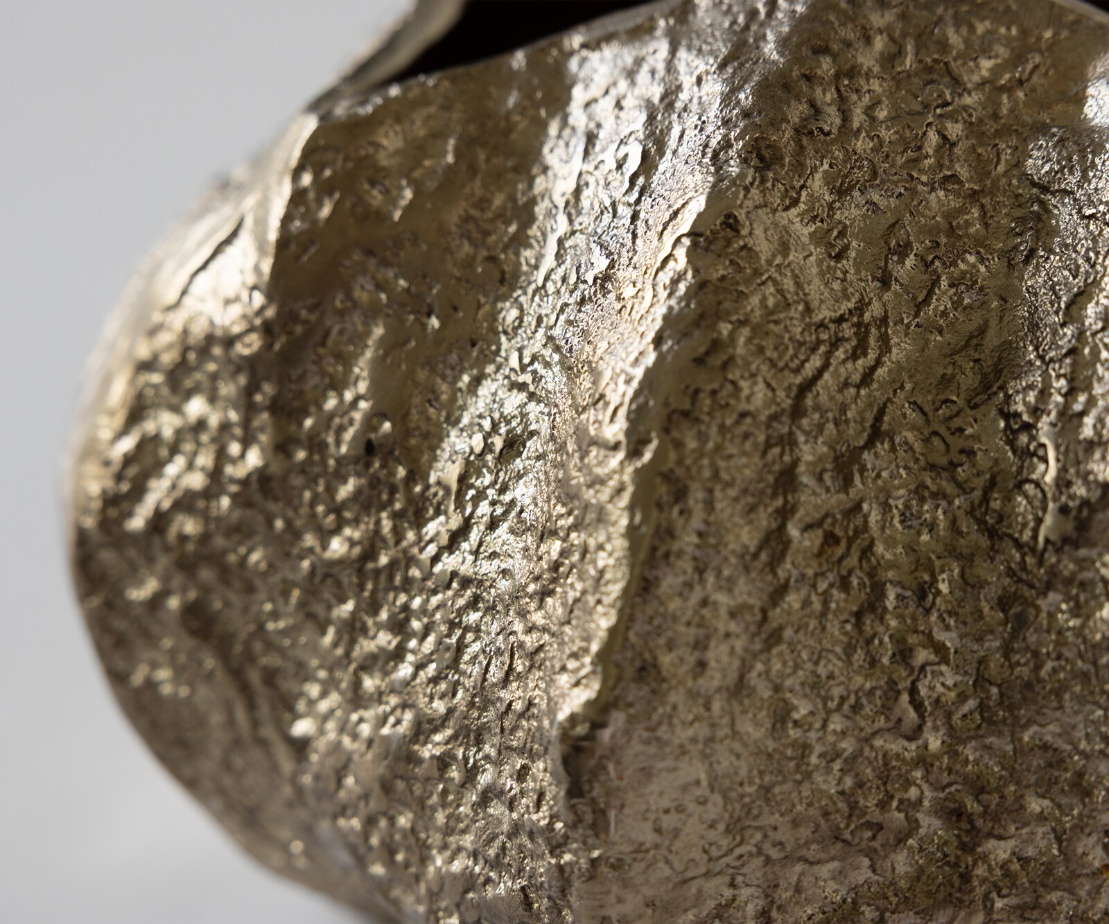 Vaas Cratera B29 x D24 x H19 cm Aluminium Champagner Handgemaakt 2