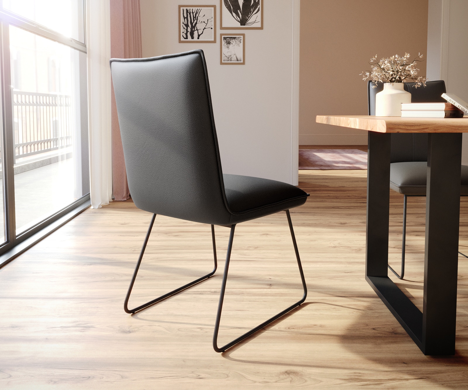 Eetkamerstoel Lelio-Flex echt leer zwart slipframe zwart pocketveer kern 4 Eetkamerstoel Lelio-Flex echt leer zwart slipframe zwart pocketveer kern 4