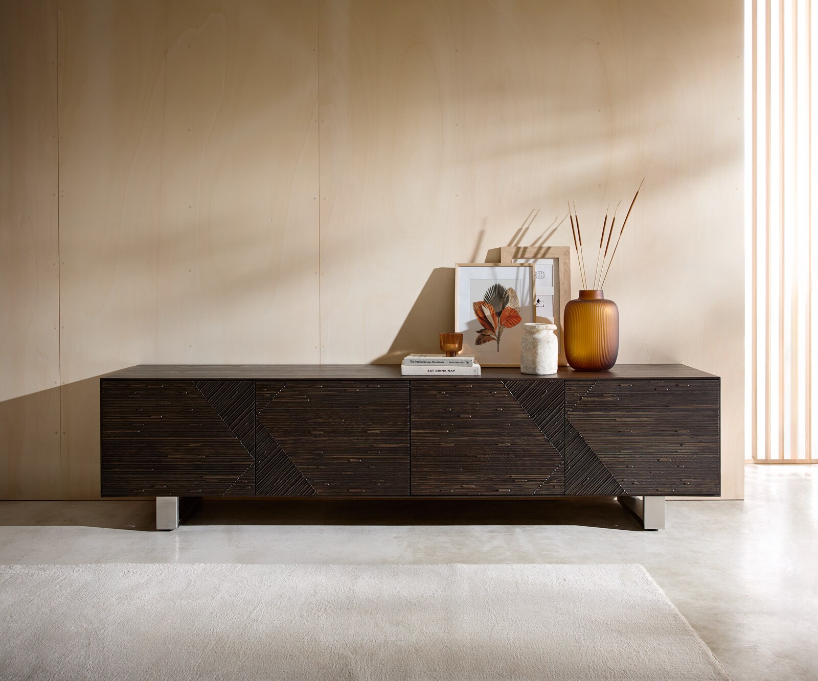 TV-meubel Tereos 220 cm donkerbruin essenhout 3D-effect 4 deuren glijvoeten van geborsteld RVS 1