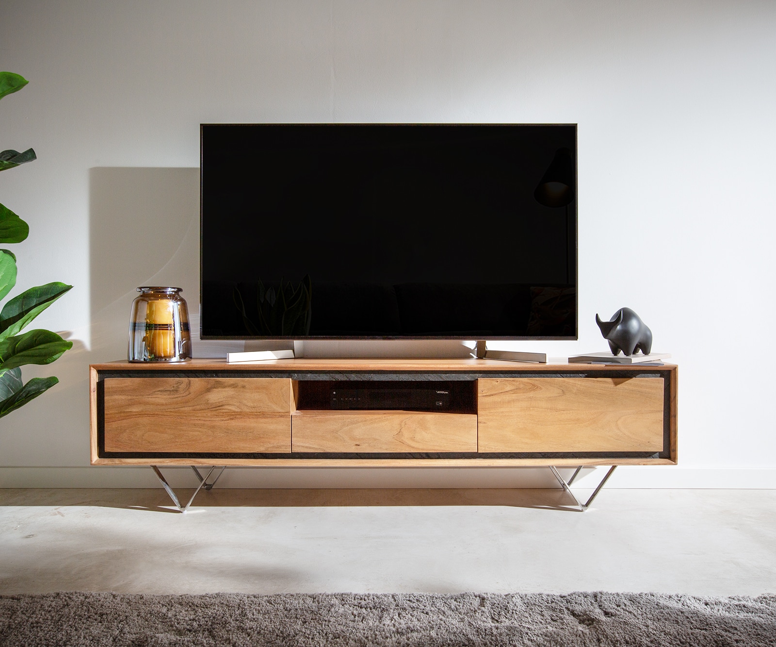 Tv-meubel Stonegrace 175 cm acacia natuur 2 deuren 1 legplank 1 lade steenfineer V-poot 1 Tv-meubel Stonegrace 175 cm acacia natuur 2 deuren 1 legplank 1 lade steenfineer V-poot 1