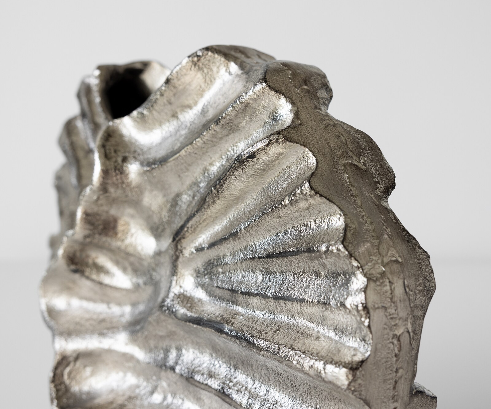 Vaas Nerina B47 x D18 x H42 cm Aluminium Platin Handgemaakt 5
