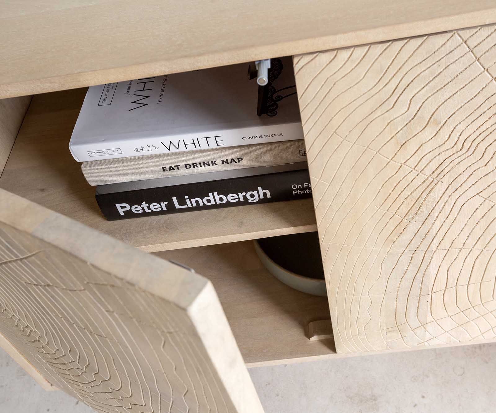 Dressoir Wiara 180 cm Mango White Wash metaal zwart 4 deurs 6