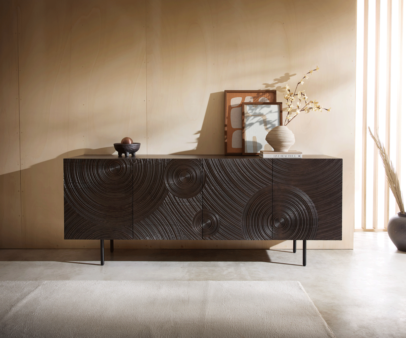 Dressoir Ashara 200 cm essenhout donkerbruin 3D-effect 4 deuren ronde voet metaal zwart 4