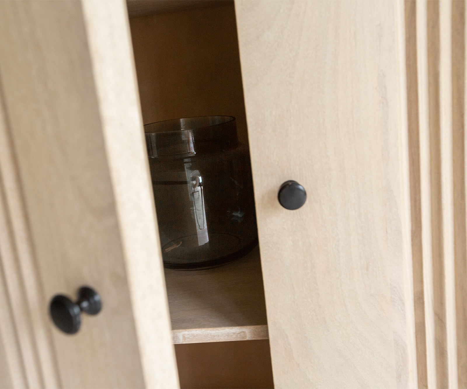 Dressoir Nestos 90x140 cm Mango White Wash metaal zwart 2 deuren 5 Dressoir Nestos 90x140 cm Mango White Wash metaal zwart 2 deuren 5