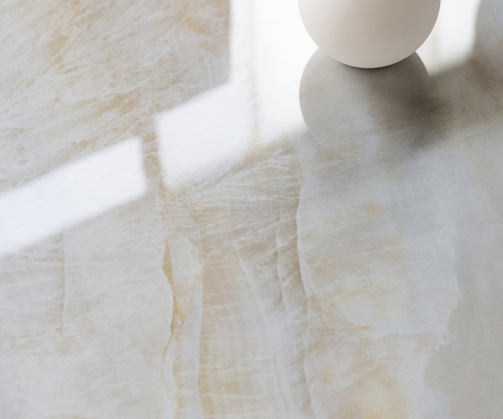 Eettafel Edge 300x100 cm keramiek Onyx Pearl W-onderstel metaal effectfinish titan 4