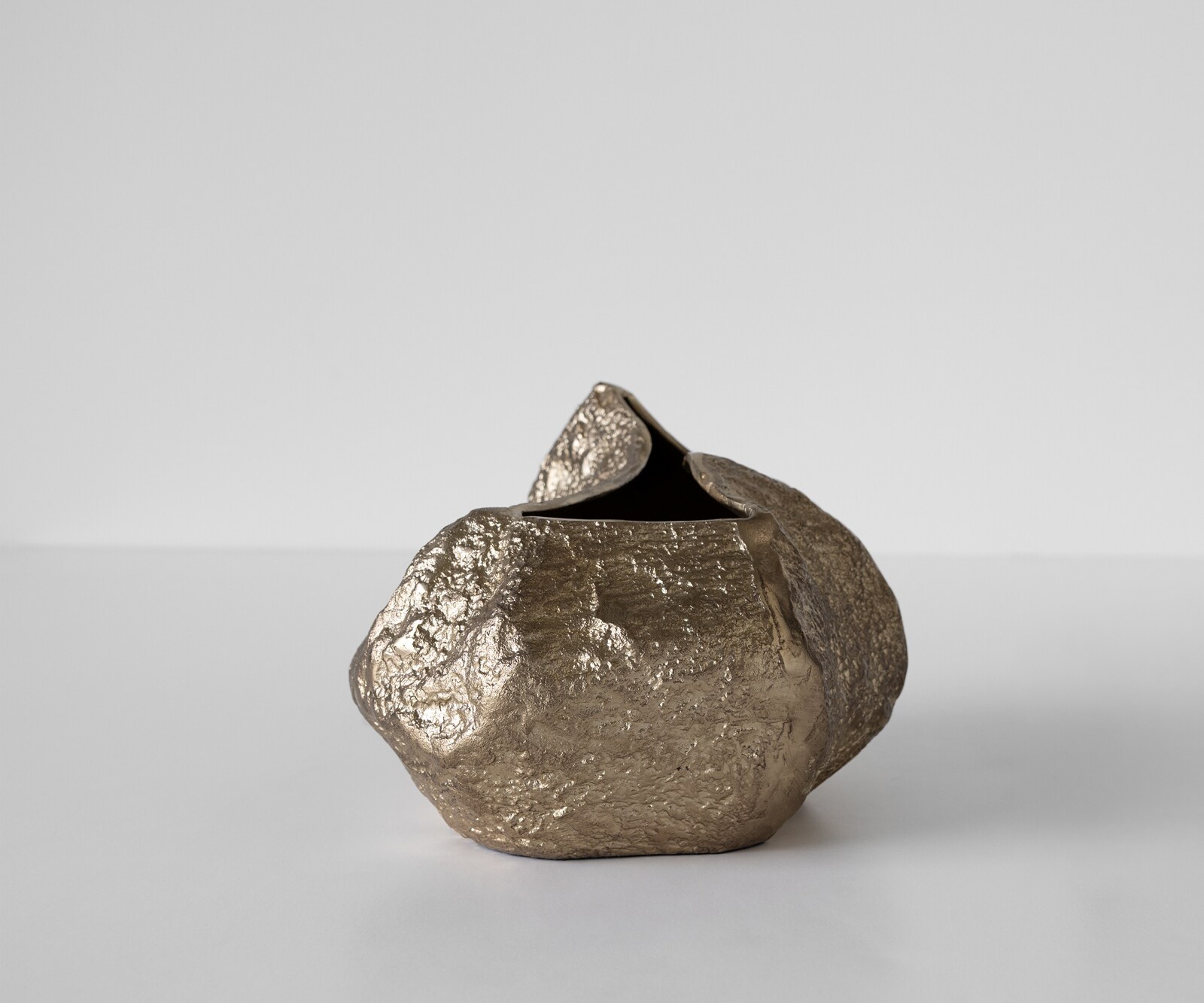 Vaas Cratera B29 x D24 x H19 cm Aluminium Champagner Handgemaakt 1