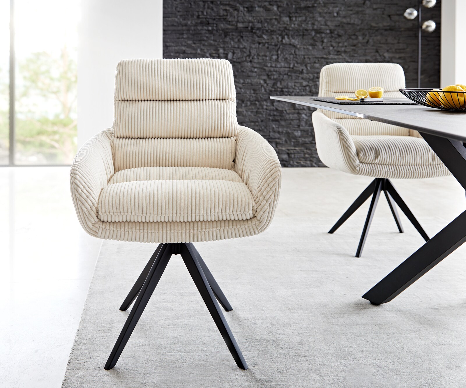 Eetkamerstoel Abelia-Flex met armleuning koord beige kruisframe hoekig zwart 1 Eetkamerstoel Abelia-Flex met armleuning koord beige kruisframe hoekig zwart 1