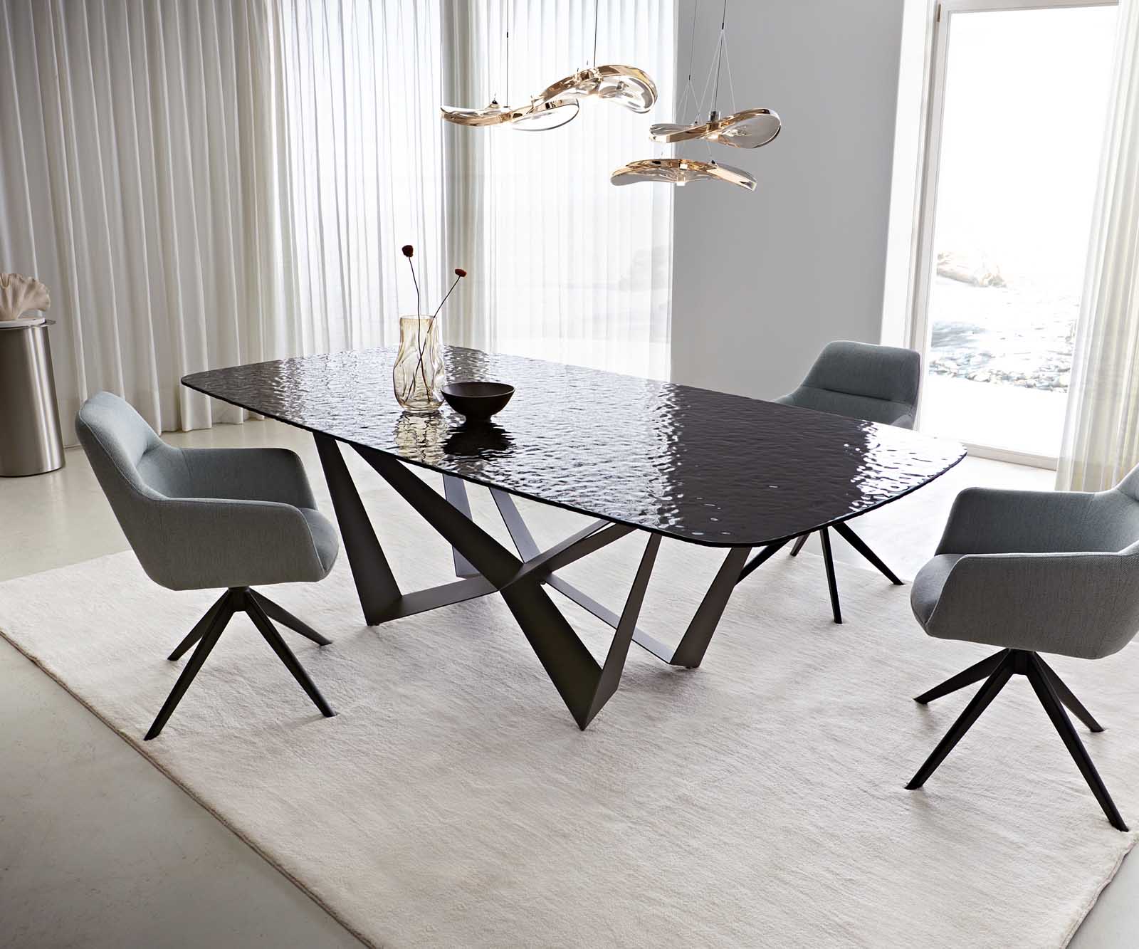 Eetkamertafel Edge Boot 240x120 Glas smelten rokerig zwart 3D-Relief spider vlak staal zwart 1