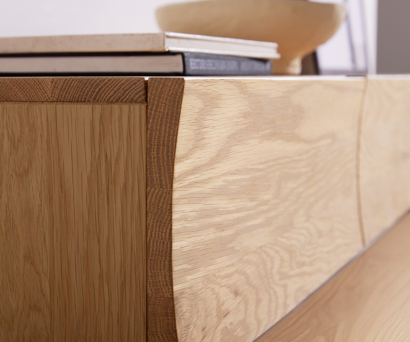 Tv-meubel Wyatt 220 cm eiken natuur 4 laden zwevend 3 Tv-meubel Wyatt 220 cm eiken natuur 4 laden zwevend 3