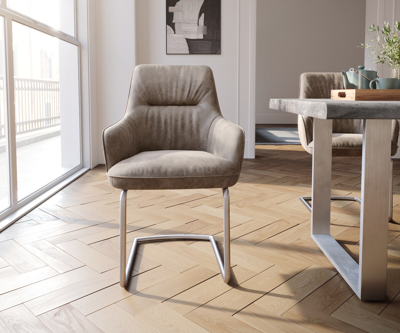 Sledemodel Zelia-Flex met armleuning microvelours taupe vintage sledemodel rond roestvrij staal pocketveer kern 1