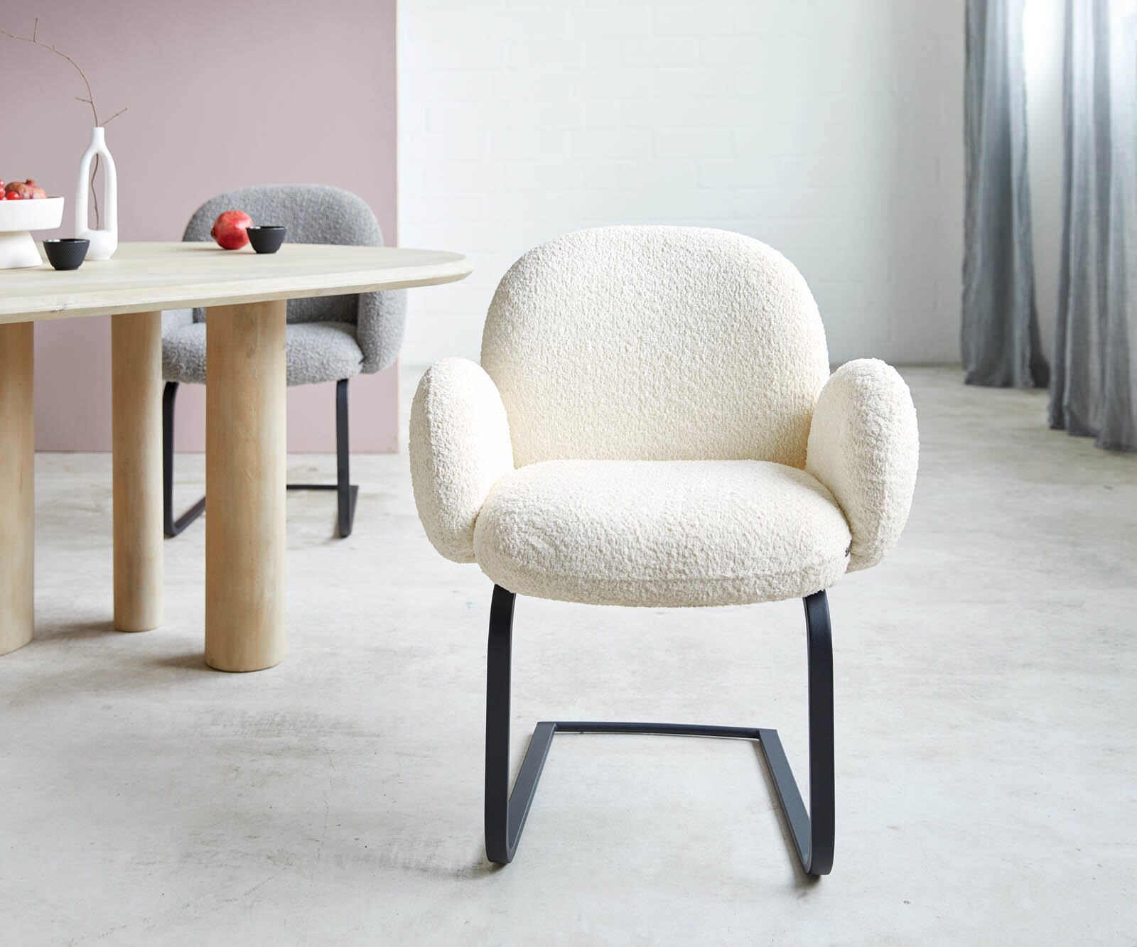 Sledemodel Nube-Flex met armleuning bouclé wit sledemodel vlak zwart pocketveer kern 2