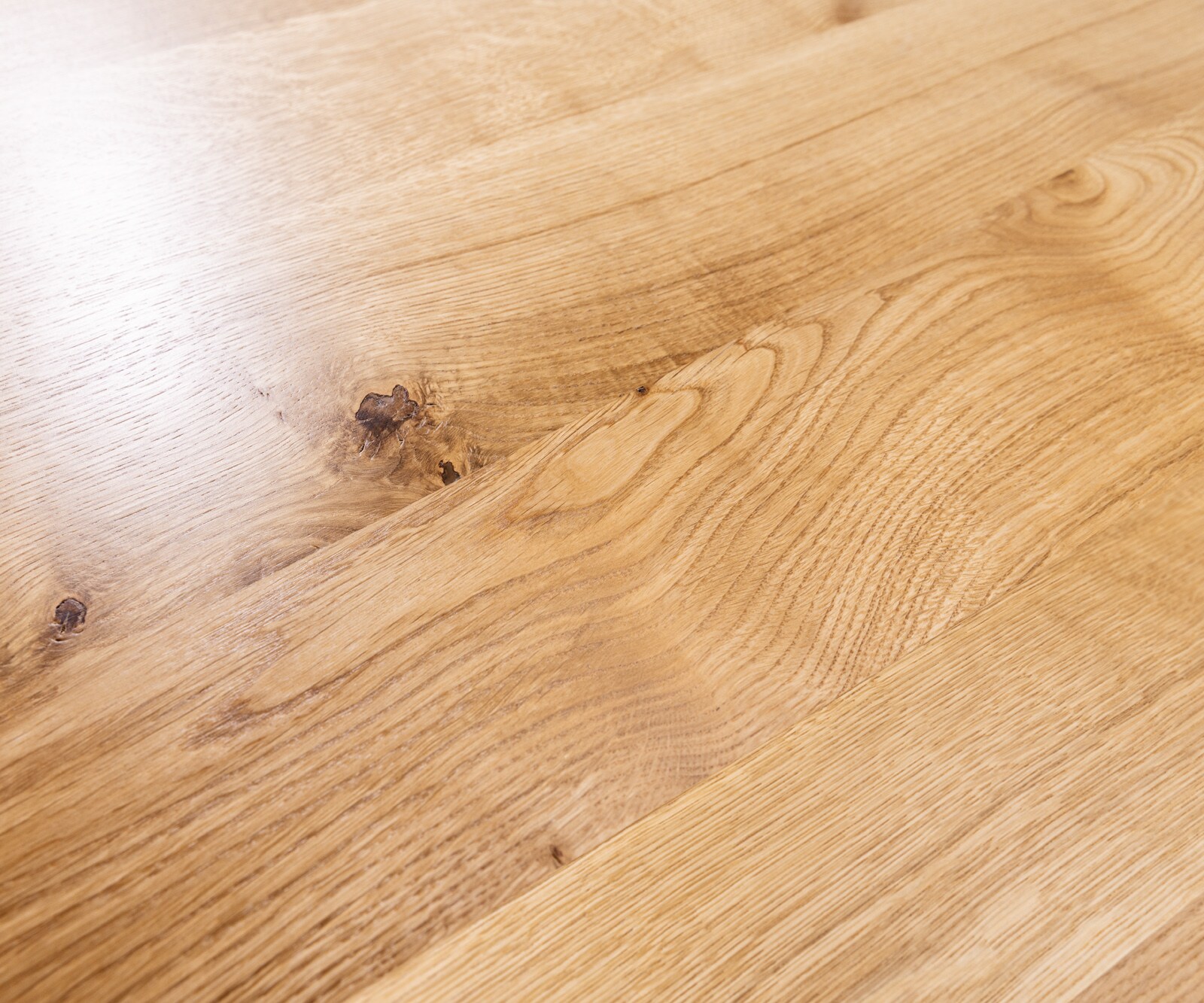 Eettafel Edge Boot 300x120x2,5-3 eiken natuur kruisframe rechthoek roestvrij staal  Schweizer Kante 3