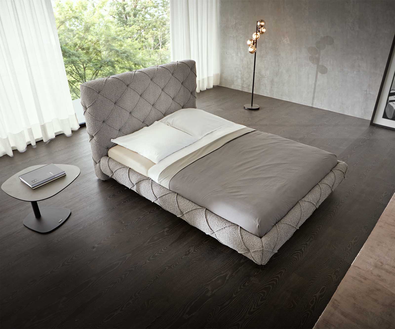 Bedframe Nayara 140x200 cm bouclé zilvergrijs gestoffeerd 2 Bedframe Nayara 140x200 cm bouclé zilvergrijs gestoffeerd 2