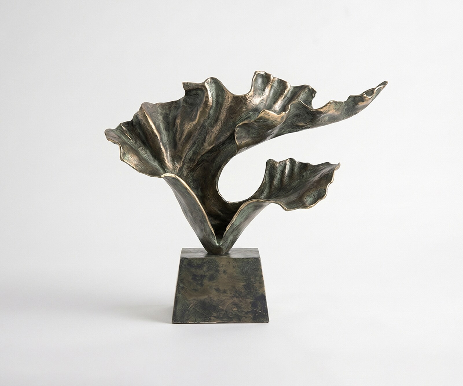 Sculptuur Ginkara B60 x D18 x H57 cm Aluminium Verde Antico Handgemaakt