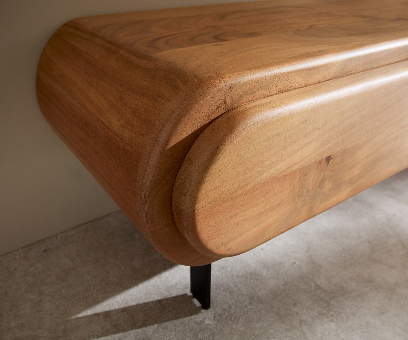 TV-meubel Sohara 175 cm acacia naturel 4 deuren L-poot zwart 6