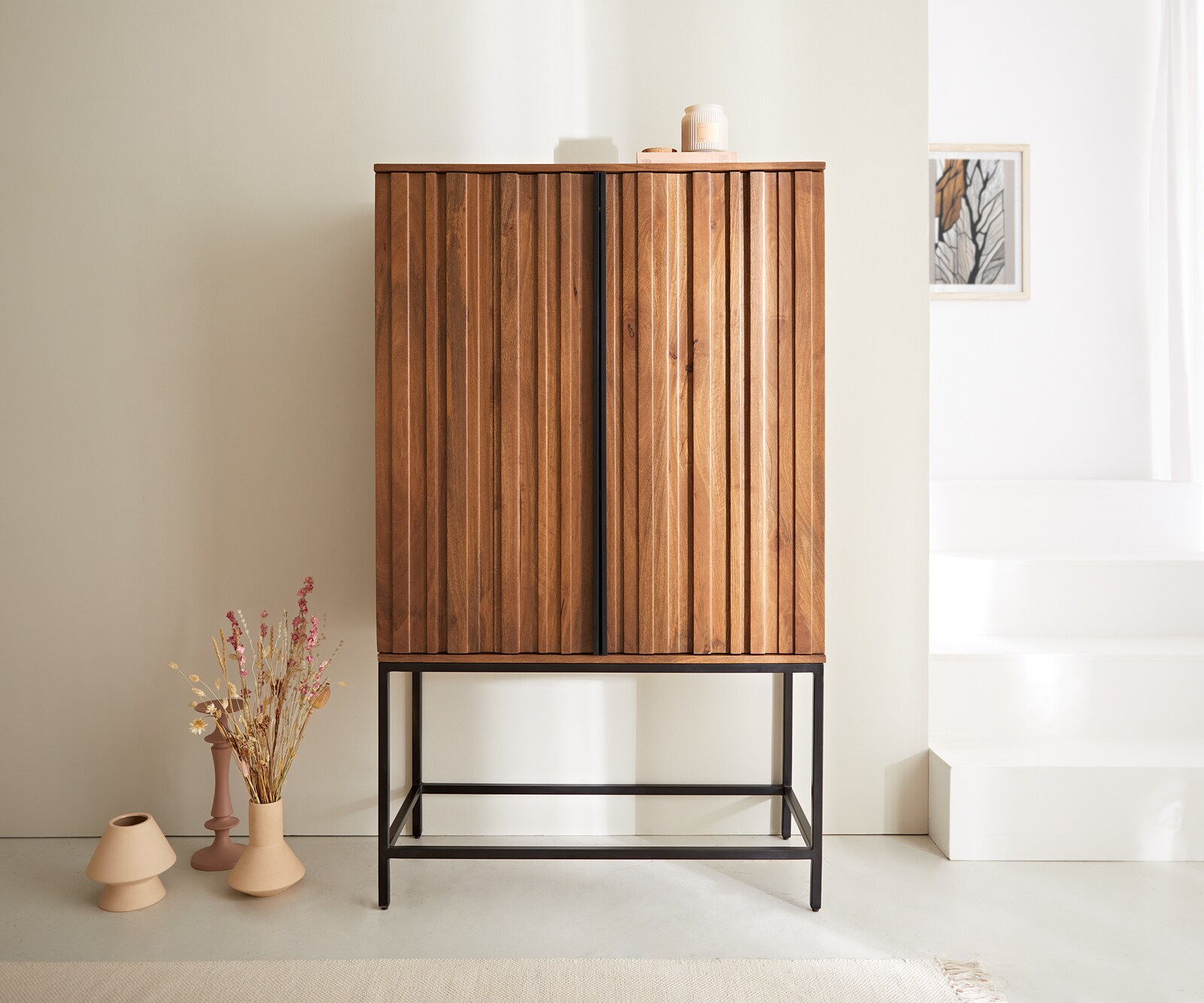 Highboard Sivela 90x150 cm mangobruin metaal zwart 2 deuren 1 Highboard Sivela 90x150 cm mangobruin metaal zwart 2 deuren 1
