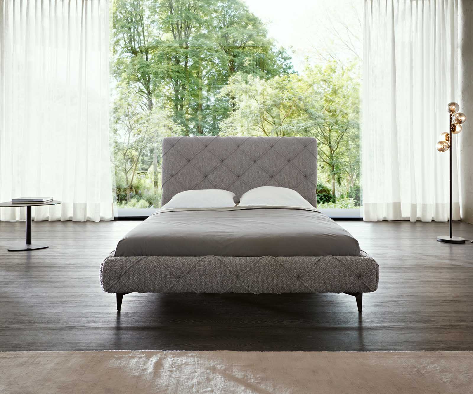 Bedframe Nayara 140x200 cm bouclé zilvergrijs gestoffeerd 4 Bedframe Nayara 140x200 cm bouclé zilvergrijs gestoffeerd 4