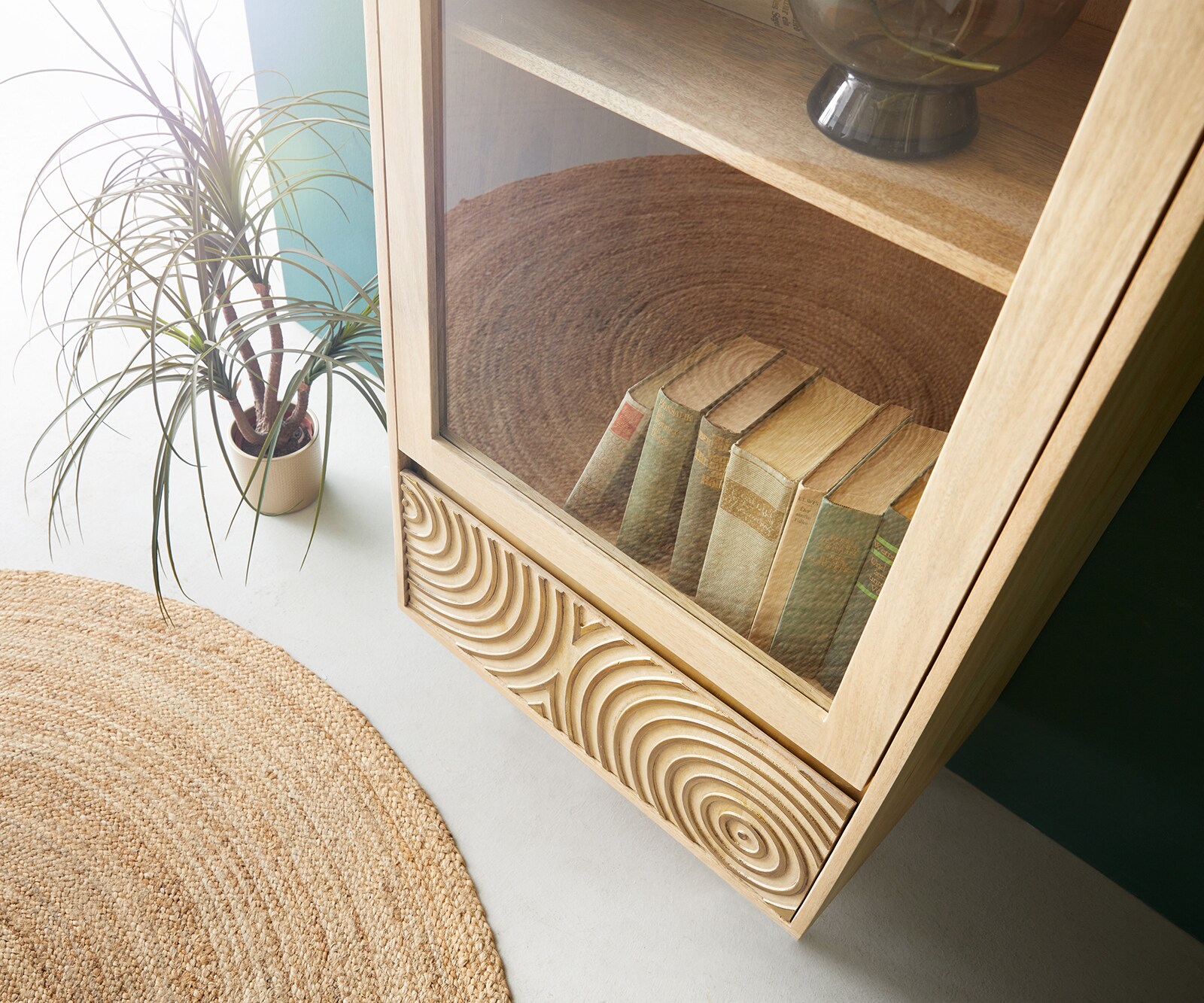 Vitrinekast Budaya 60x165 cm mango natuur 2 deuren met vierkante pooten 3