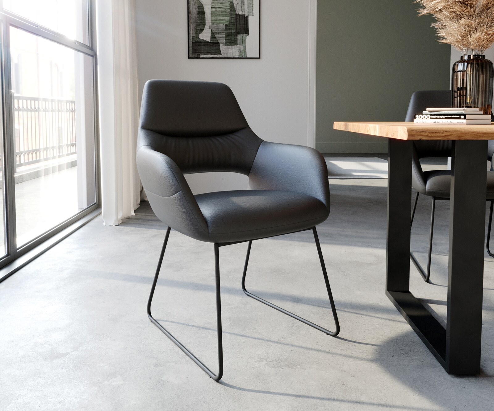 Eetkamerstoel Yago-Flex met armleuning echt leer zwart slipframe zwart pocketveer kern