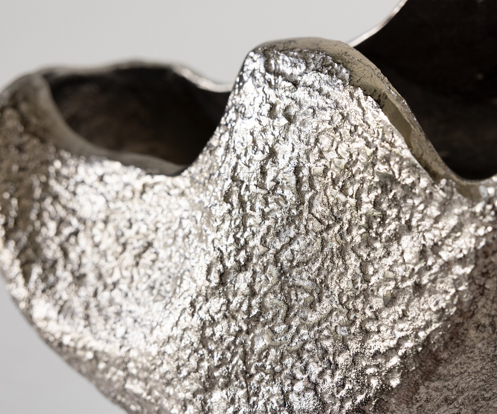 Vaas Grotta B31 x D20 x H34 cm Aluminium Platin Handgemaakt 2