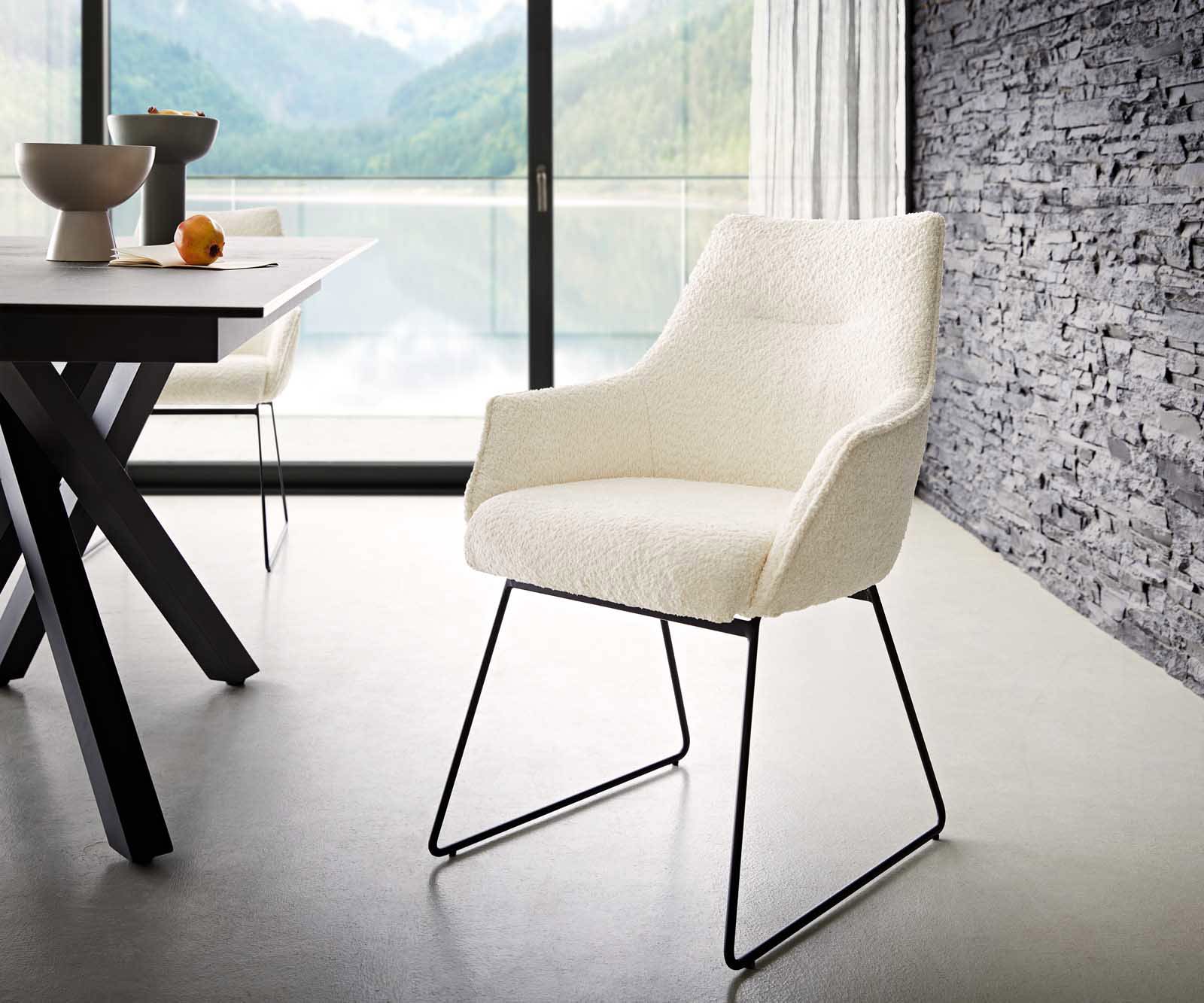 Eetkamerstoel Alja-Flex met armleuning bouclé wit slipframe zwart pocketveer kern Eetkamerstoel Alja-Flex met armleuning bouclé wit slipframe zwart pocketveer kern