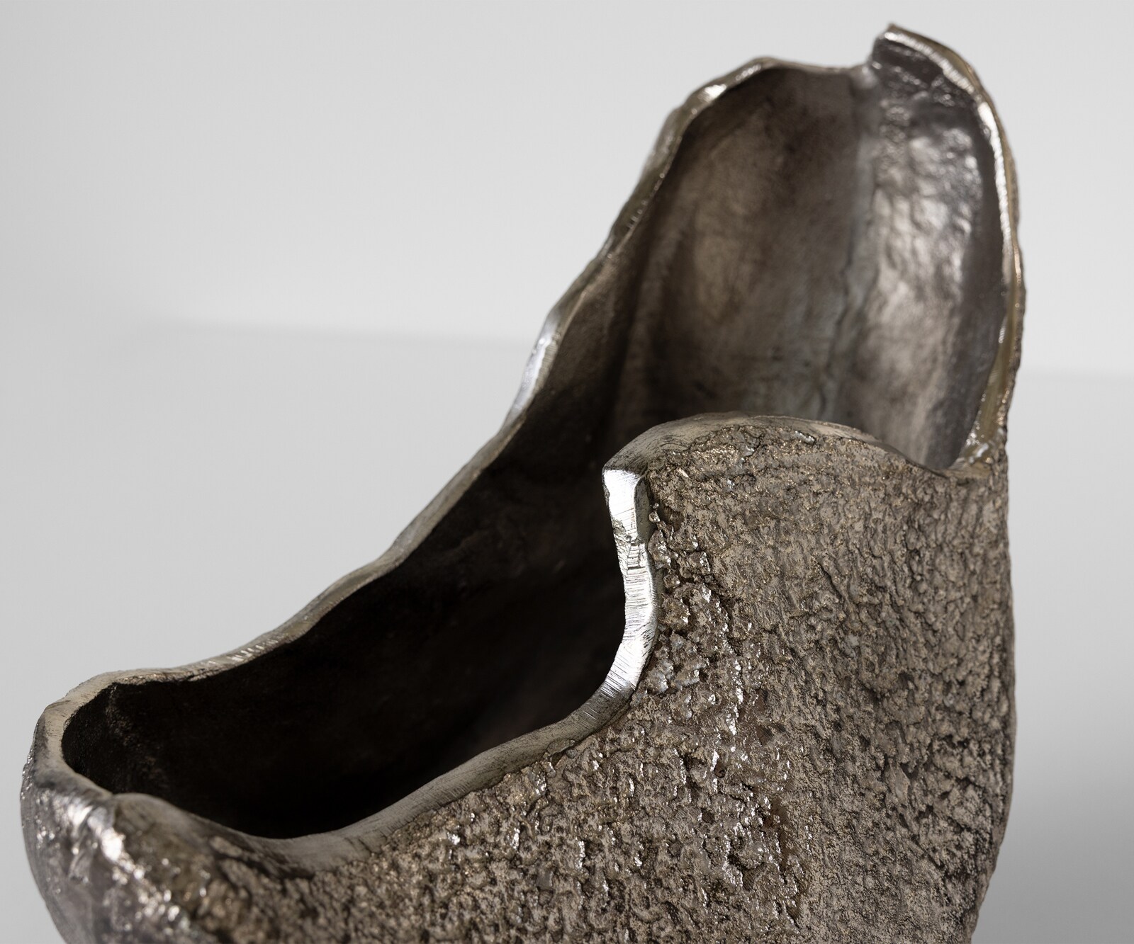 Vaas Grotta B31 x D20 x H34 cm Aluminium Platin Handgemaakt 3