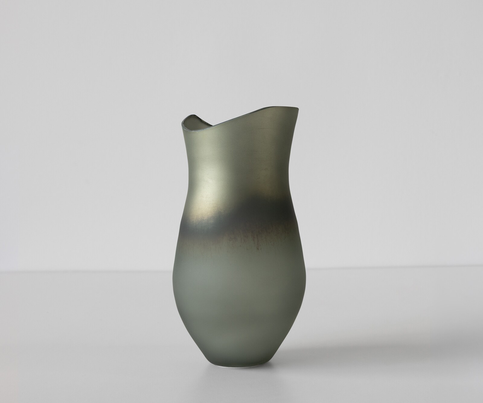 Vaas Sinuo B16 x D16 x H30 cm Glas Aurora Mondgeblazen 1