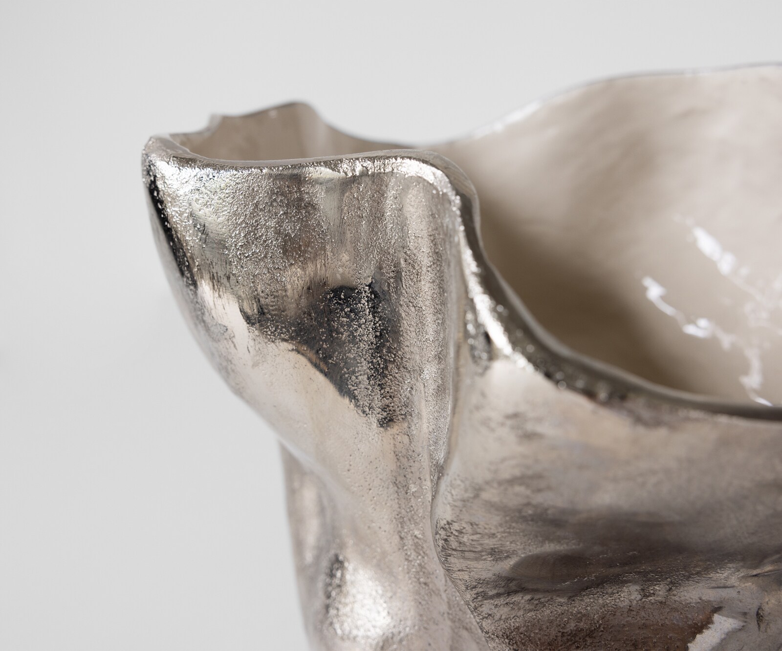 Vaas Mimoro B28 x D24 x H38 cm Aluminium Platin Opal Handgemaakt 2