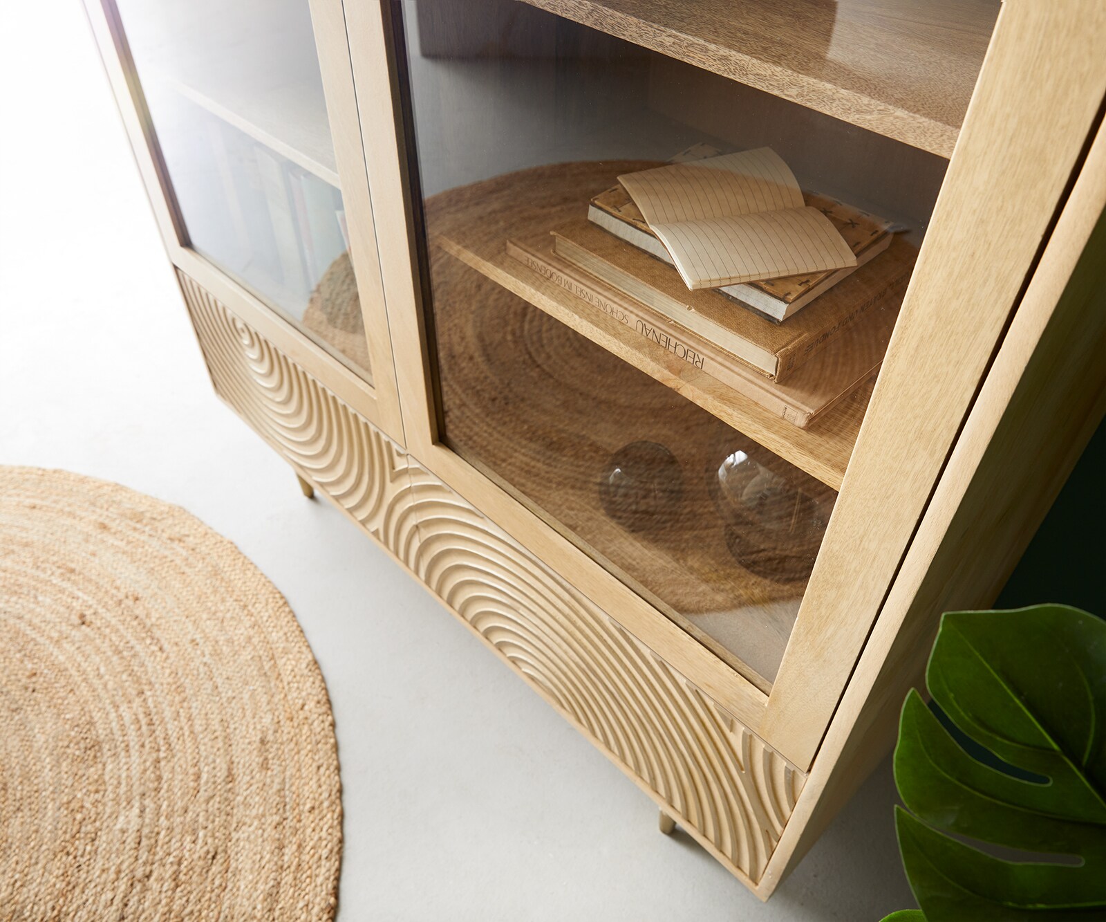 Vitrine Budaya 115 x 135 cm mango natuur 4 deuren vierkante poten 3