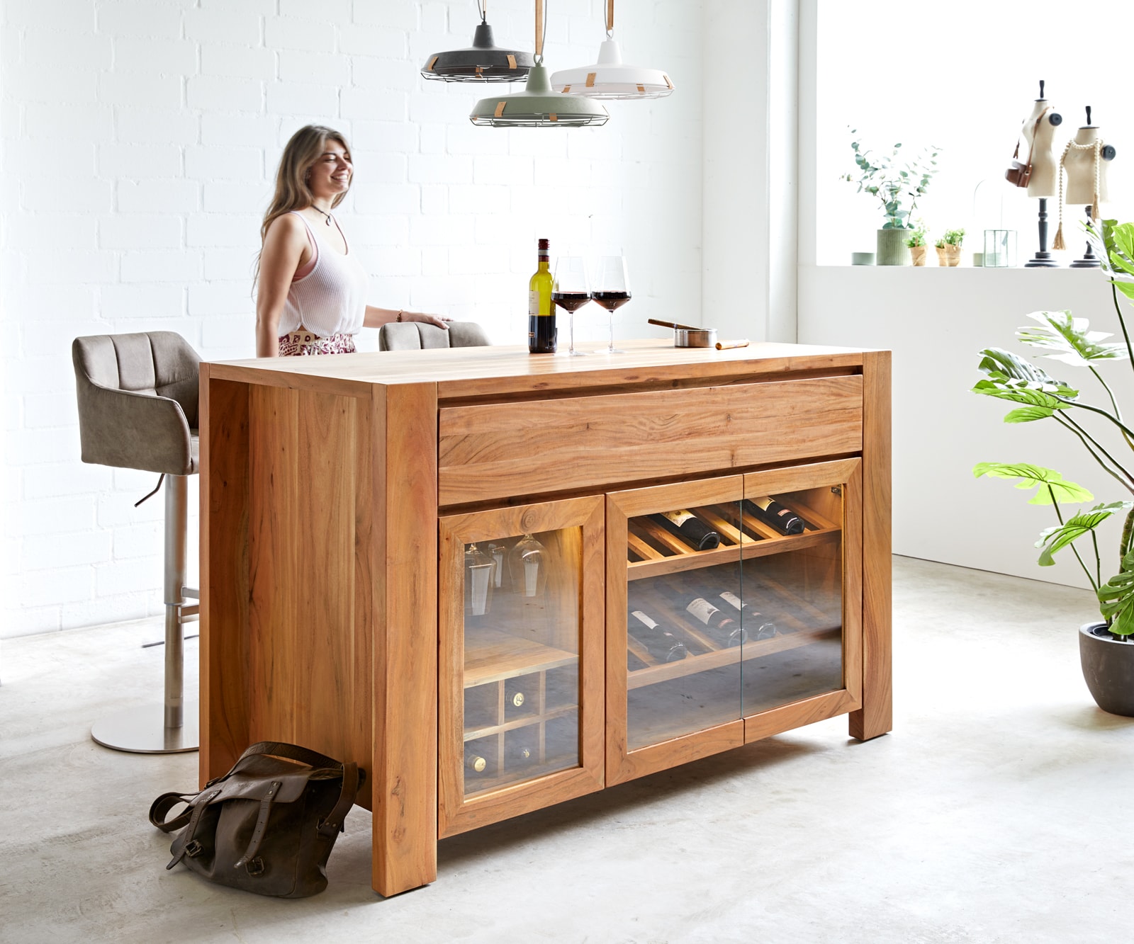 Barkast Hedora 160x75 cm acacia natuur met verlichting Barkast Hedora 160x75 cm acacia natuur met verlichting