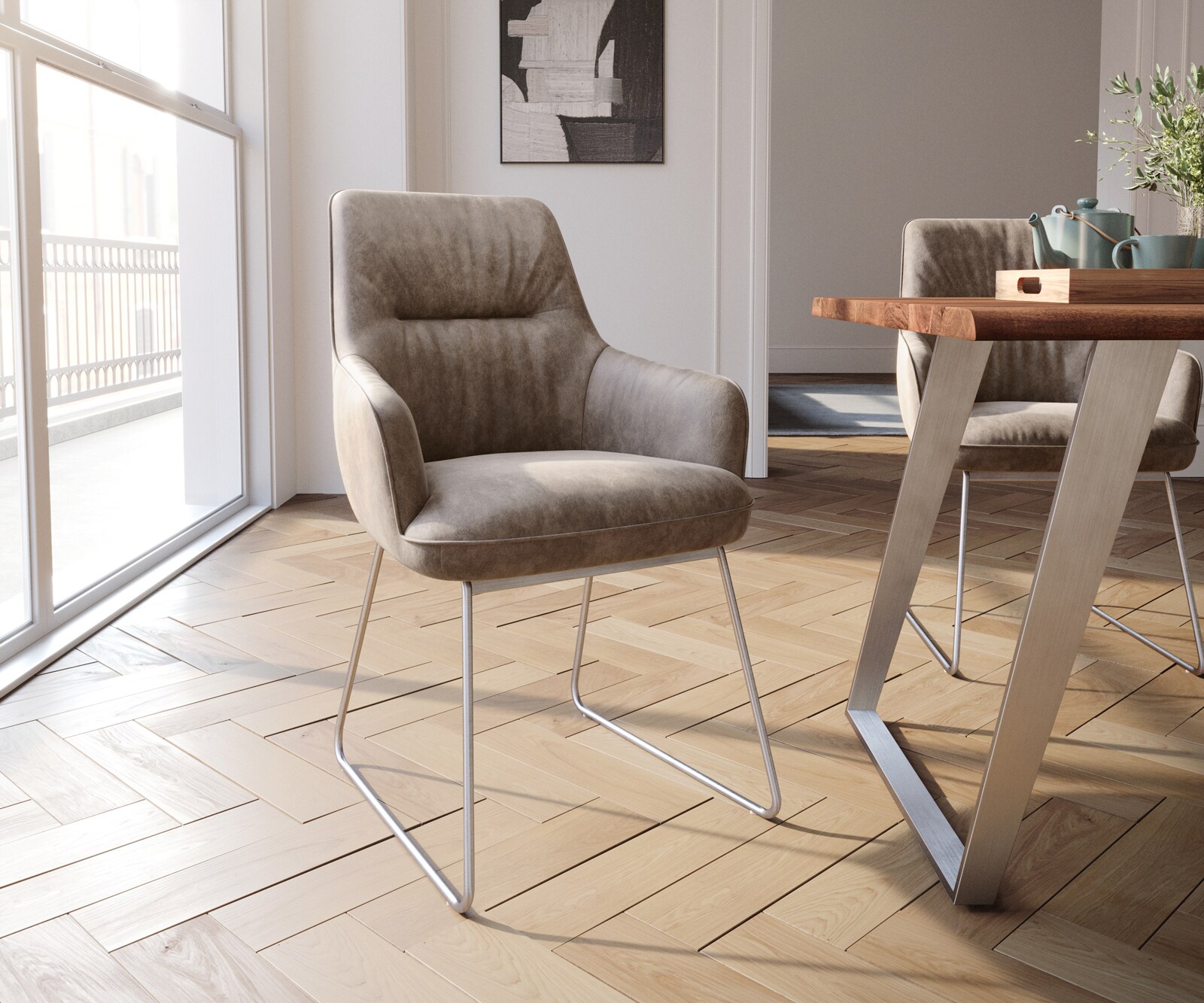 Eetkamerstoel Zelia-Flex met armleuning microvelours taupe vintage slipframe roestvrij staal pocketveer kern