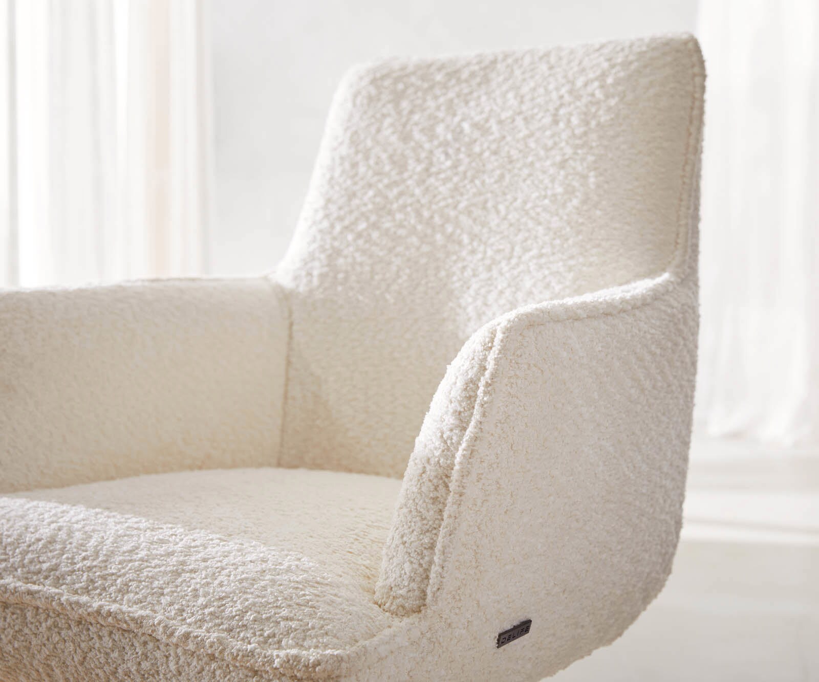 Draaistoel Heira-Flex met armleuning bouclé wit kruisframe breed zwart 360° draaibaar pocketveer kern 3 Draaistoel Heira-Flex met armleuning bouclé wit kruisframe breed zwart 360° draaibaar pocketveer kern 3