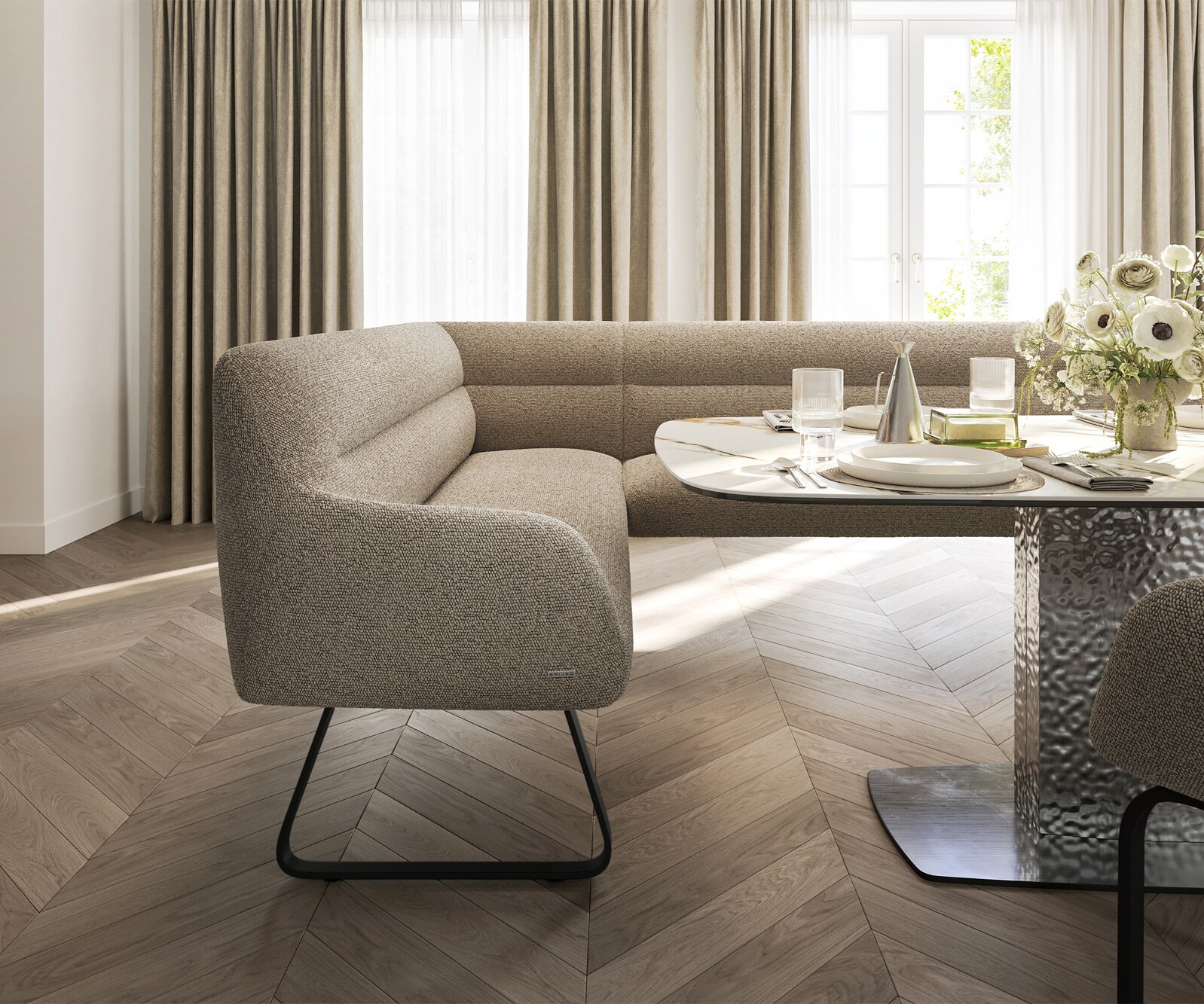 Eetkamerbank Taya-Flex 285x190 cm bouclé mud platte sledebasis zwart pocketvering rechts 4