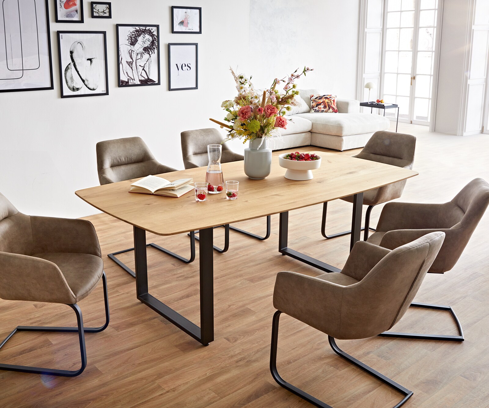 Eettafel Edge Boot 200x100x2,5-3 eiken natuur skid  zwart  Schweizer Kante 6