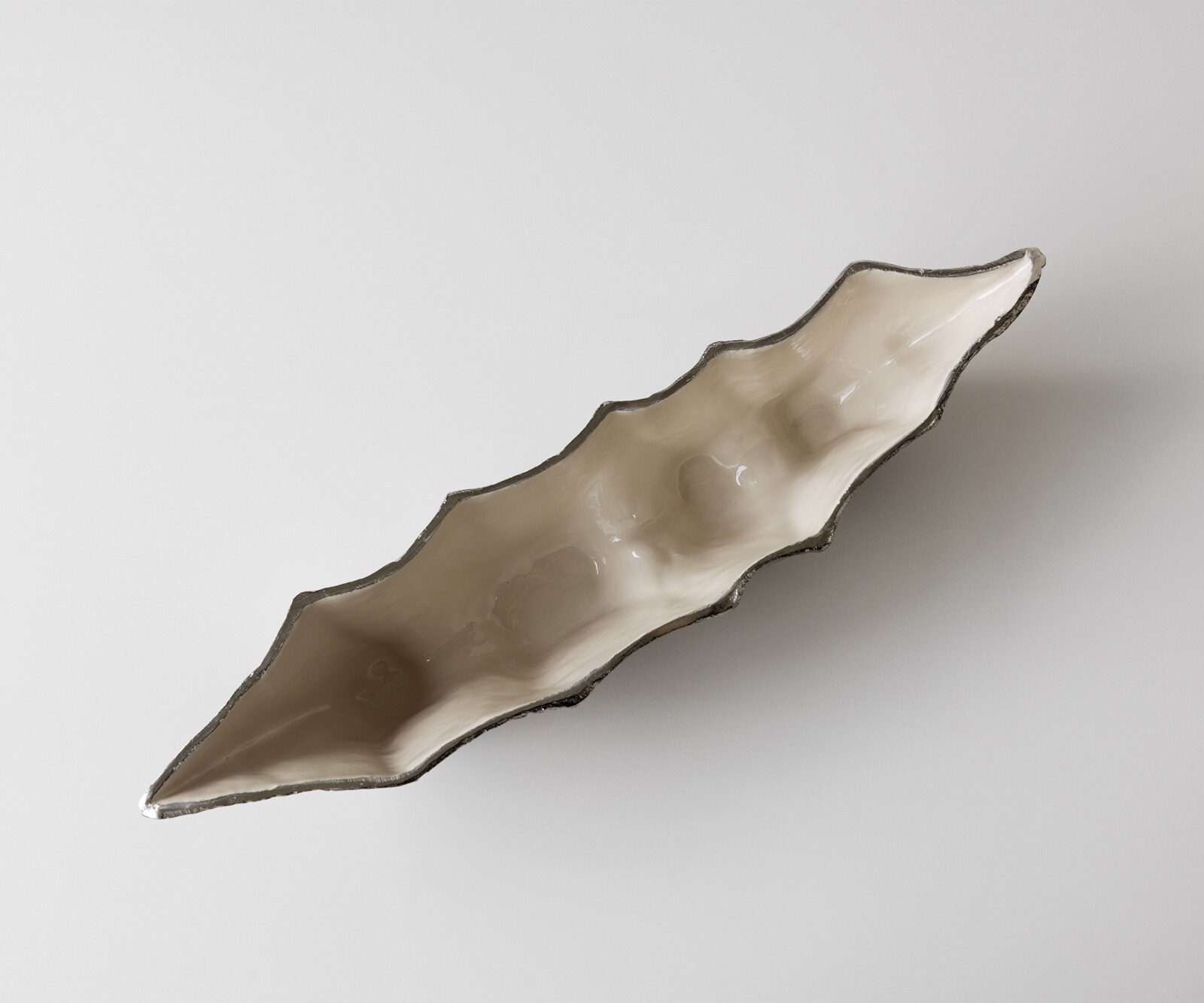 Schaal Riffa B70 x D16 x H15 cm Aluminium Platin Opal Handgemaakt 4