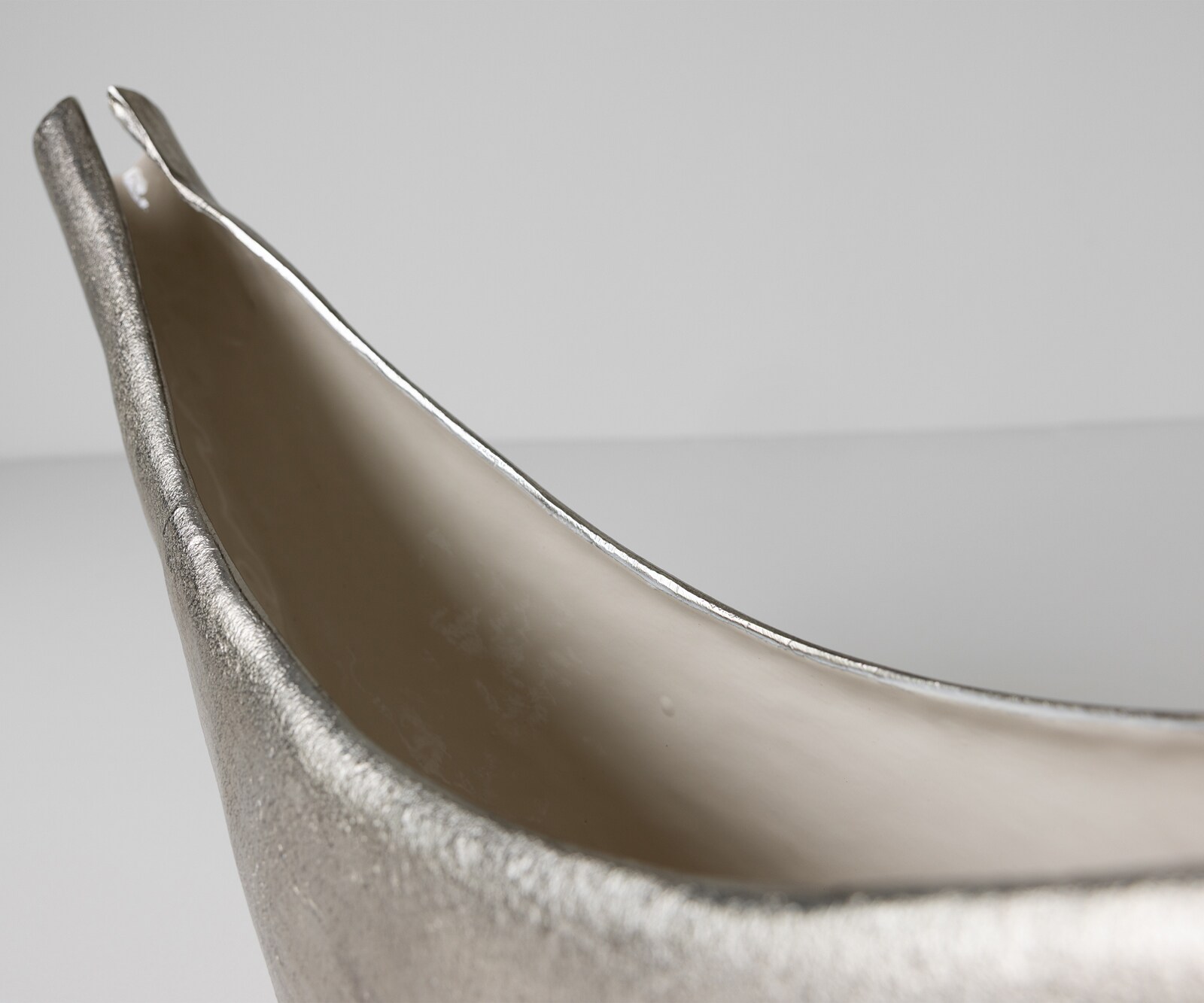 Sculptuur Navira B77 x D17 x H31 cm Aluminium Platin Opal Handgemaakt 4