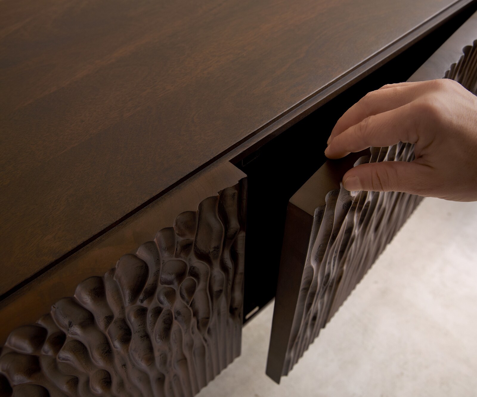 TV-meubel Follia 200 cm mango bruin 4 deuren sledepoot geborsteld 3