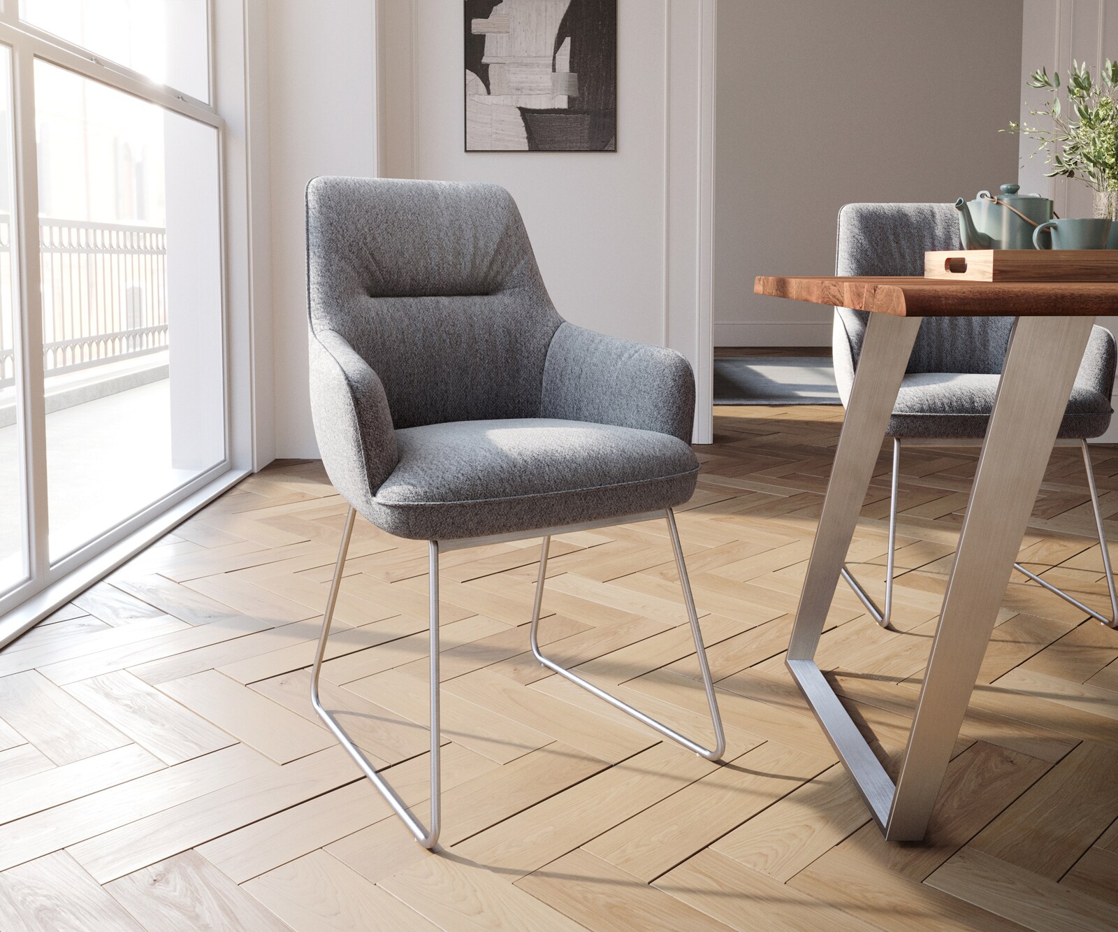 Eetkamerstoel Zelia-Flex met armleuning structuurstof lichtgrijs slipframe roestvrij staal pocketveer kern
