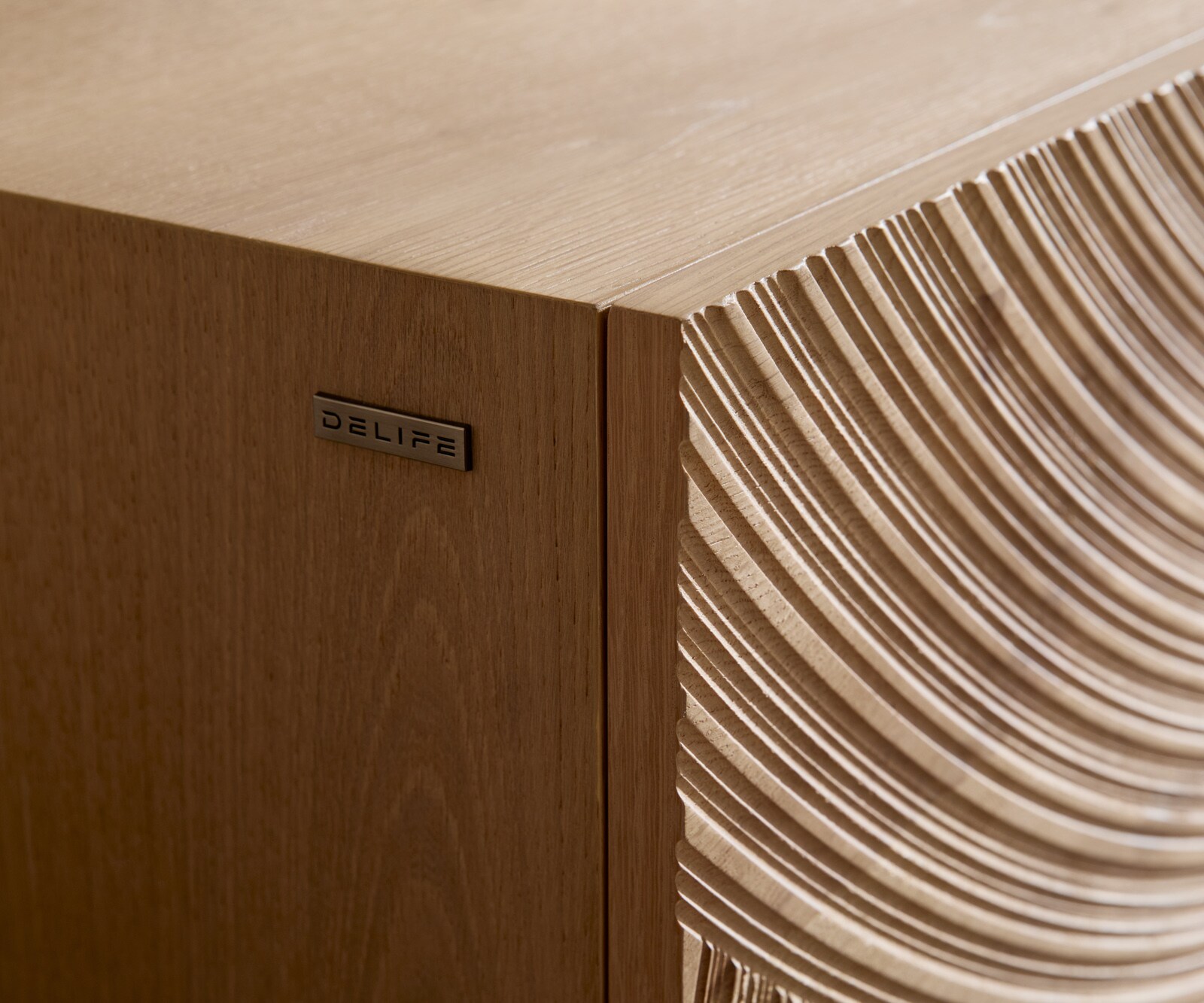 TV-meubel Ashara 220 cm eiken natuur 3D-effect 4 deuren ronde voet metaal zwart 5