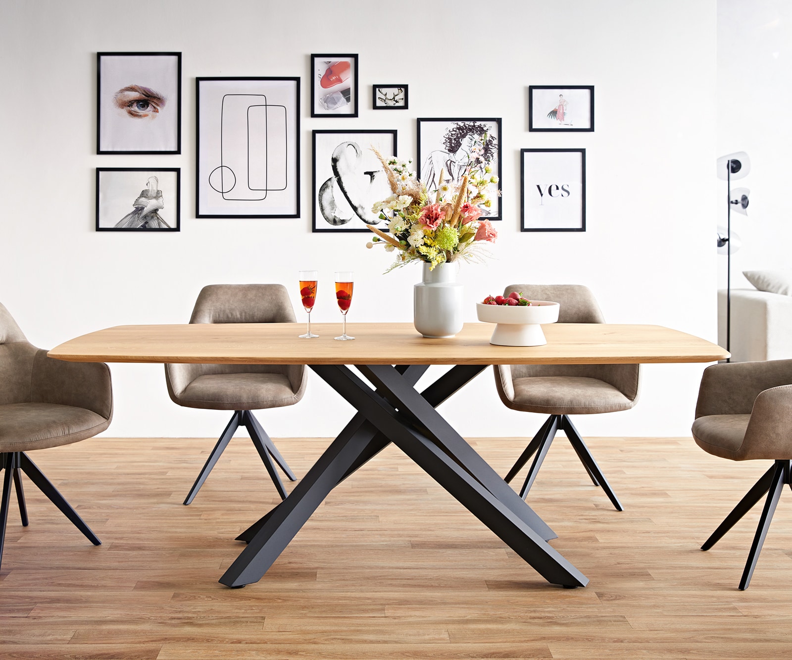 Eettafel Edge Boot 200x100x2,5-3 eiken natuur kruisframe rechthoek zwart  Schweizer Kante 5