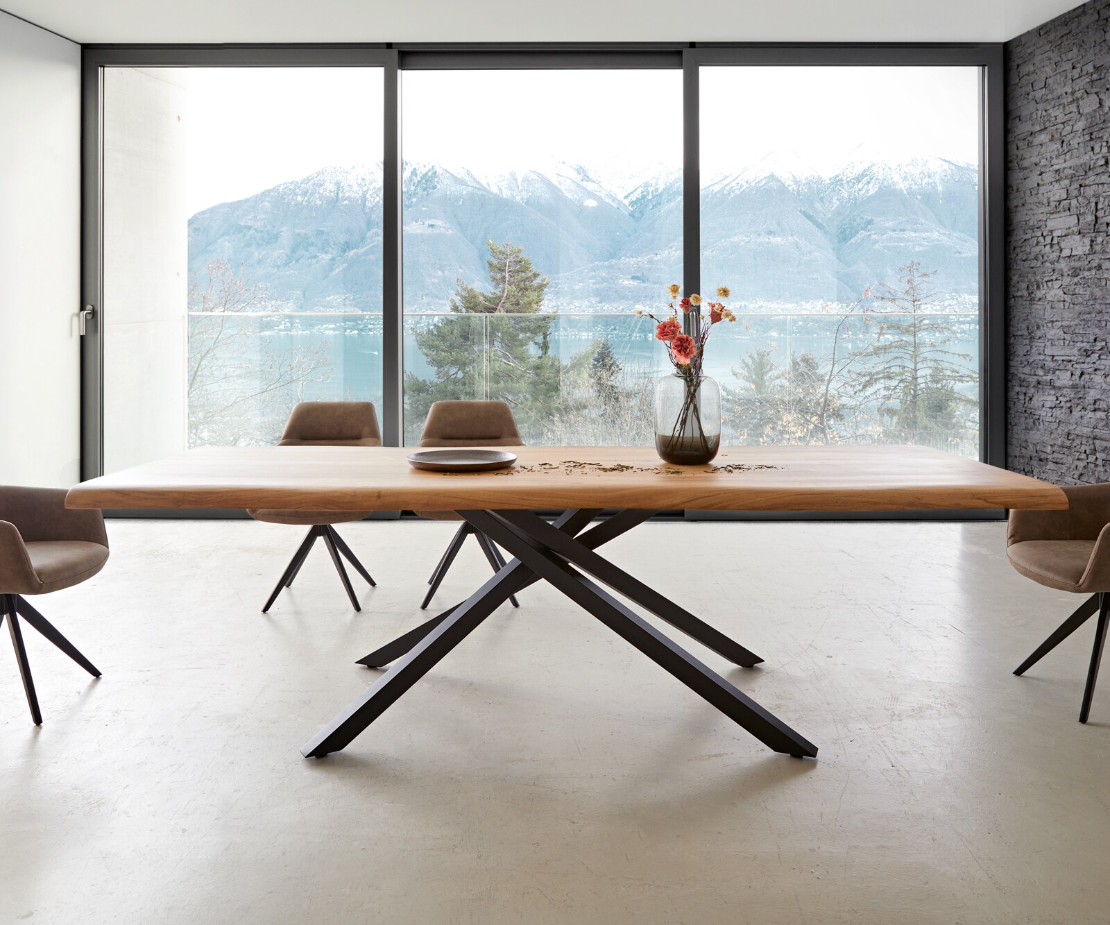 Eettafel Edge 260x100 XL acacia natuur kruisframe rechthoek zwart  Live-Edge 2