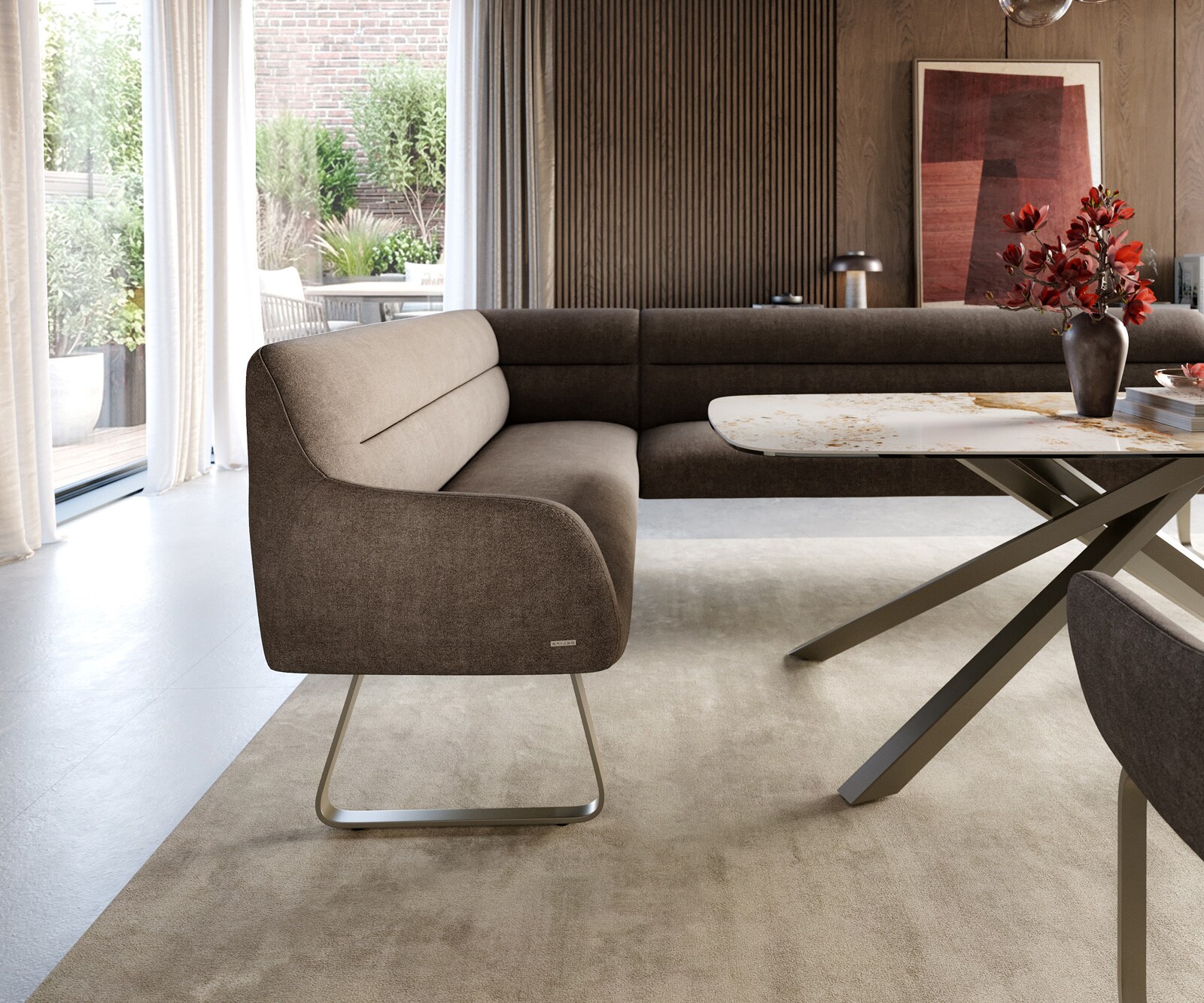 Eetkamerbank Taya-Flex 285x190 cm zachte stof met structuur taupe platte sledebasis afwerking met titaniumeffect pocketvering rechts 5