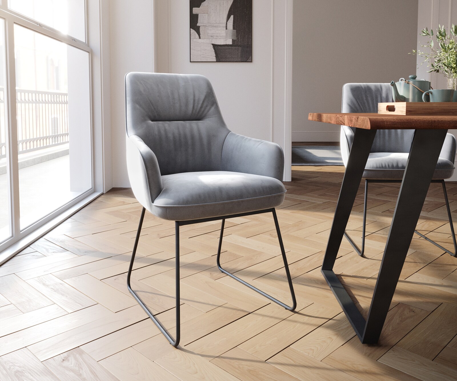 Eetkamerstoel Zelia-Flex met armleuning fluweel grijs slipframe zwart pocketveer kern