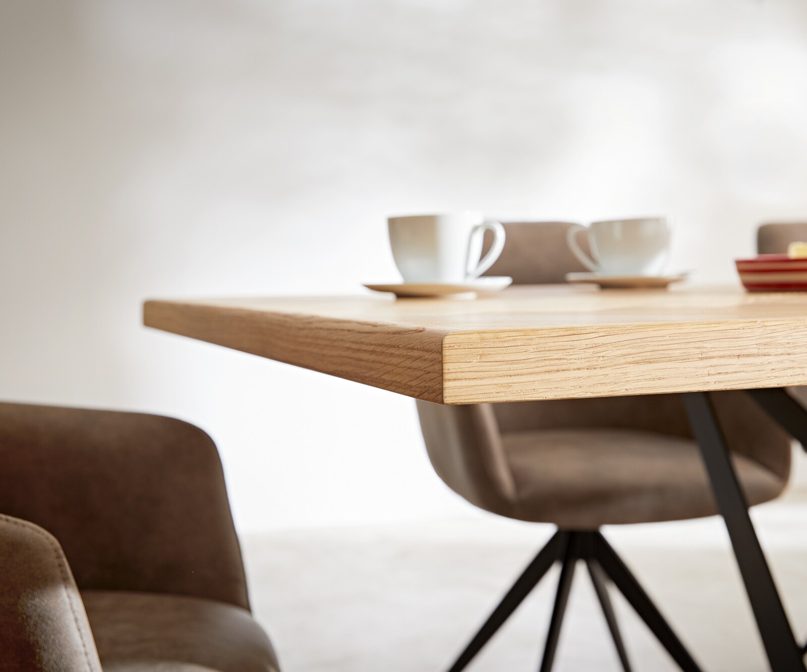 Eettafel Edge-Pure 200x100 eiken natuur Fishbone Spider staal  zwart 4