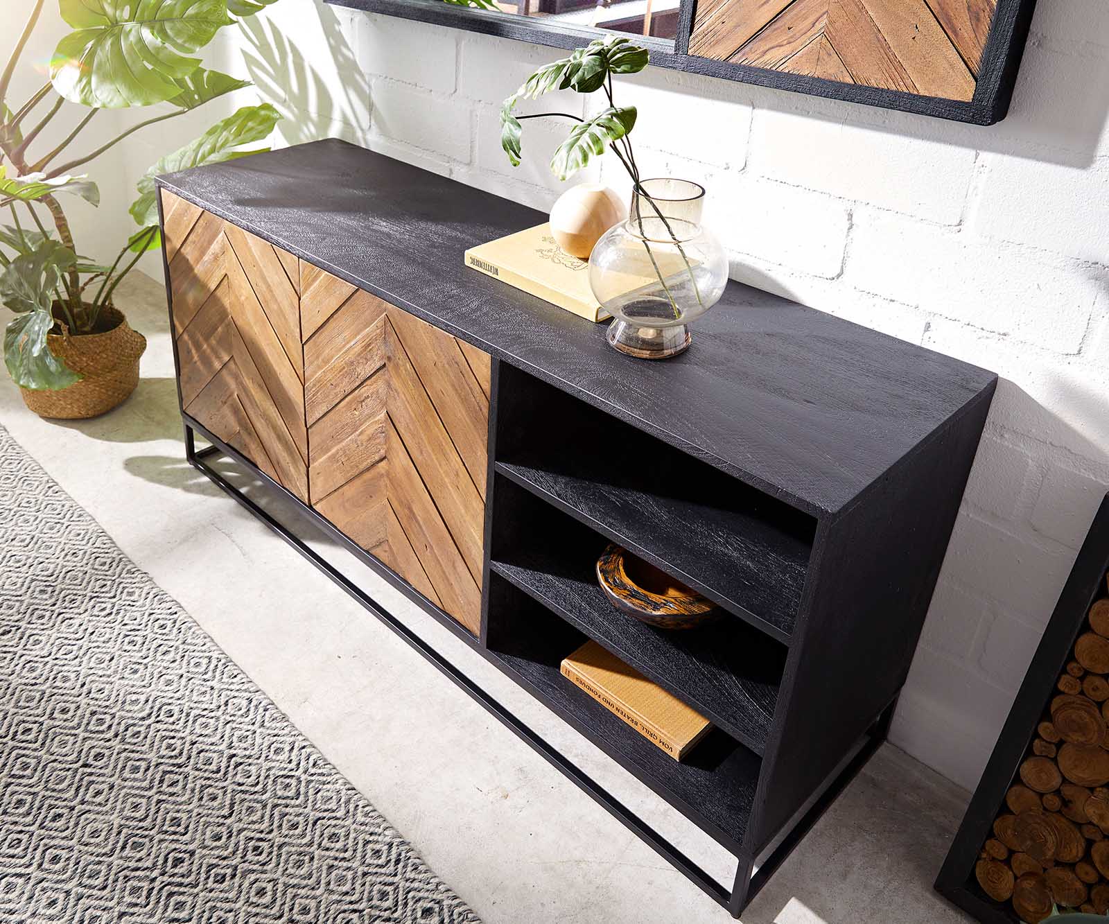 Dressoir Famke 145 cm mango teak 2 deuren 3 vakken 4