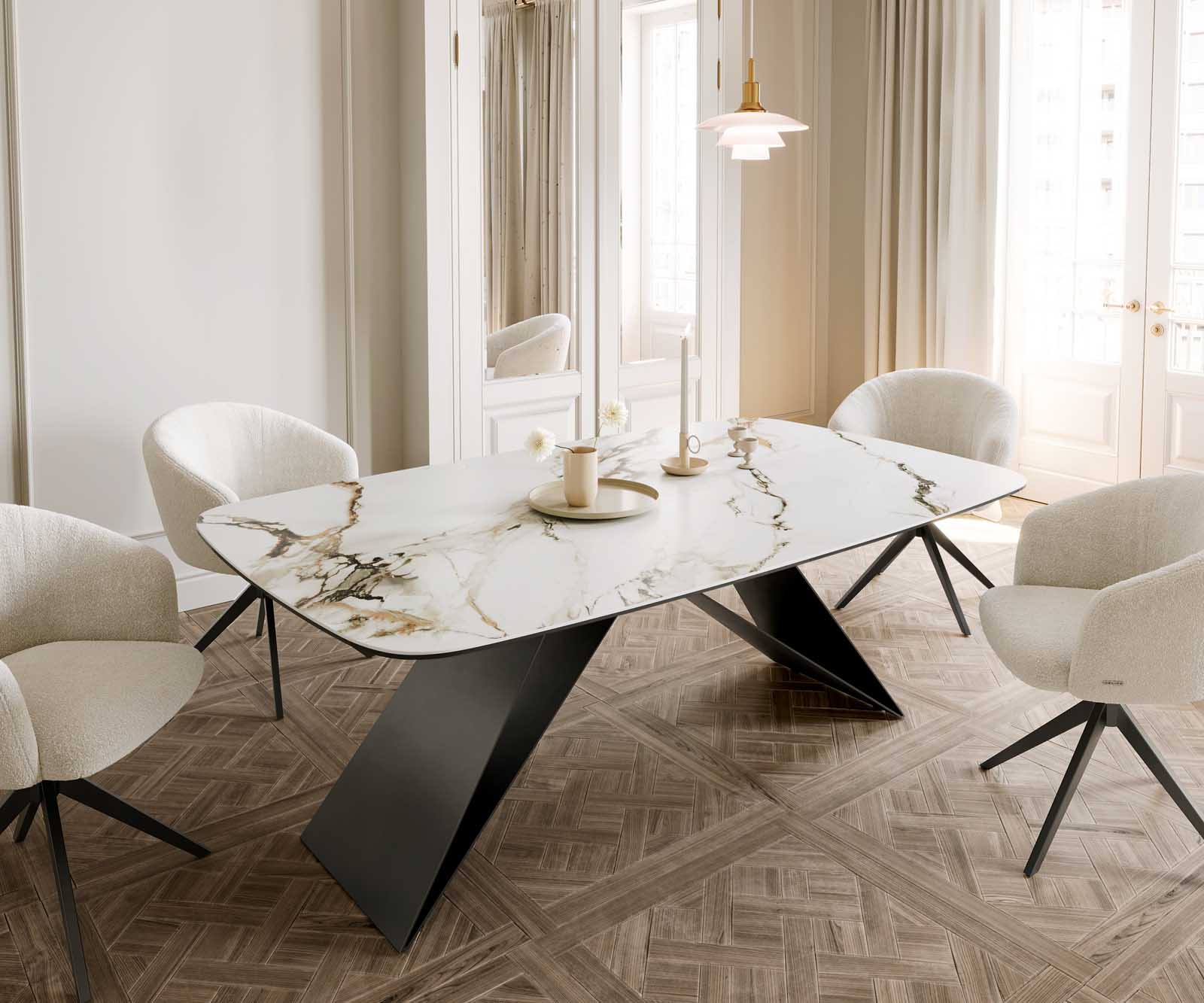 Eetkamertafel Edge Boot 200x100 keramiek Calacatta Luxe wit-goud-grijs V-frame vlak staal zwart