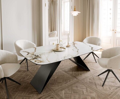 Eetkamertafel Edge Boot 200x100 keramiek Calacatta Luxe wit-goud-grijs V-frame vlak staal zwart