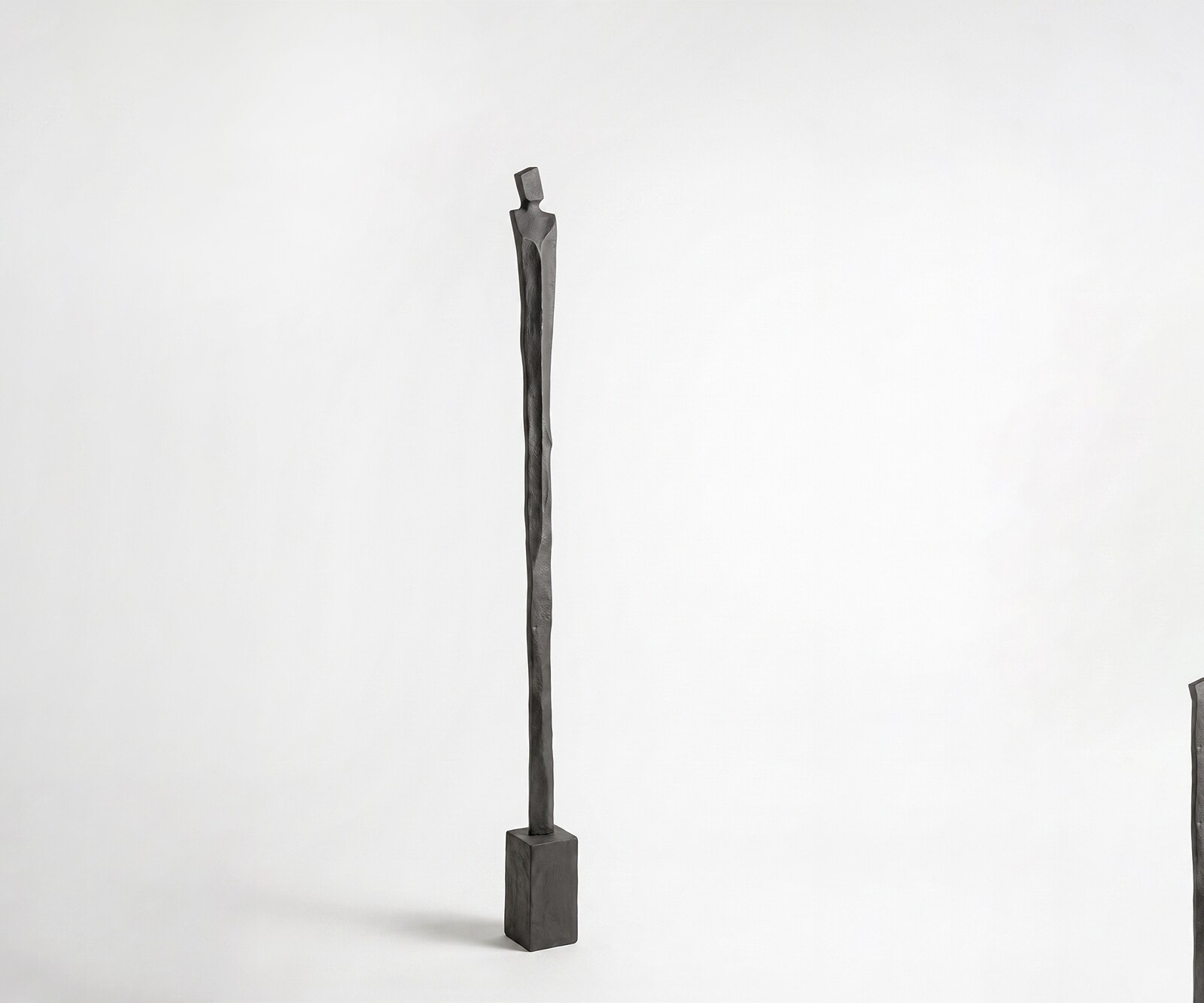 Beeldje Statera B12 x D12 x H163 cm Aluminium Basalt Handgemaakt